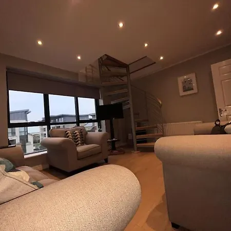 The Coastal - アパート